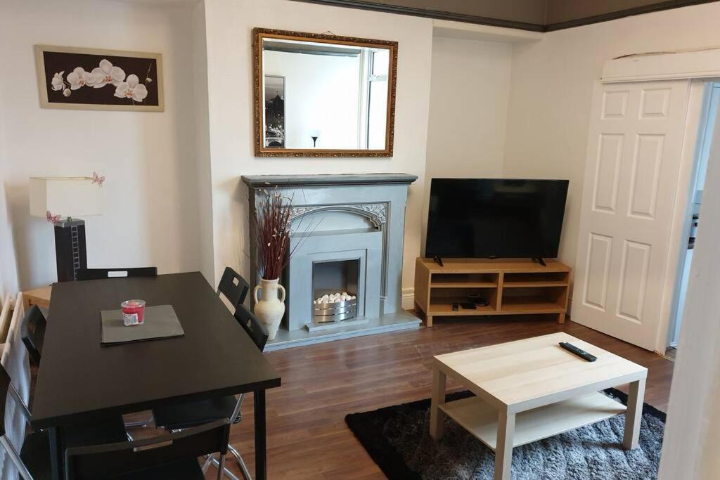 South Shield'S Hidden Gem Garnet 3 Bedroom Apartment Sleeps 6 Guests サウス・シールズ エクステリア 写真